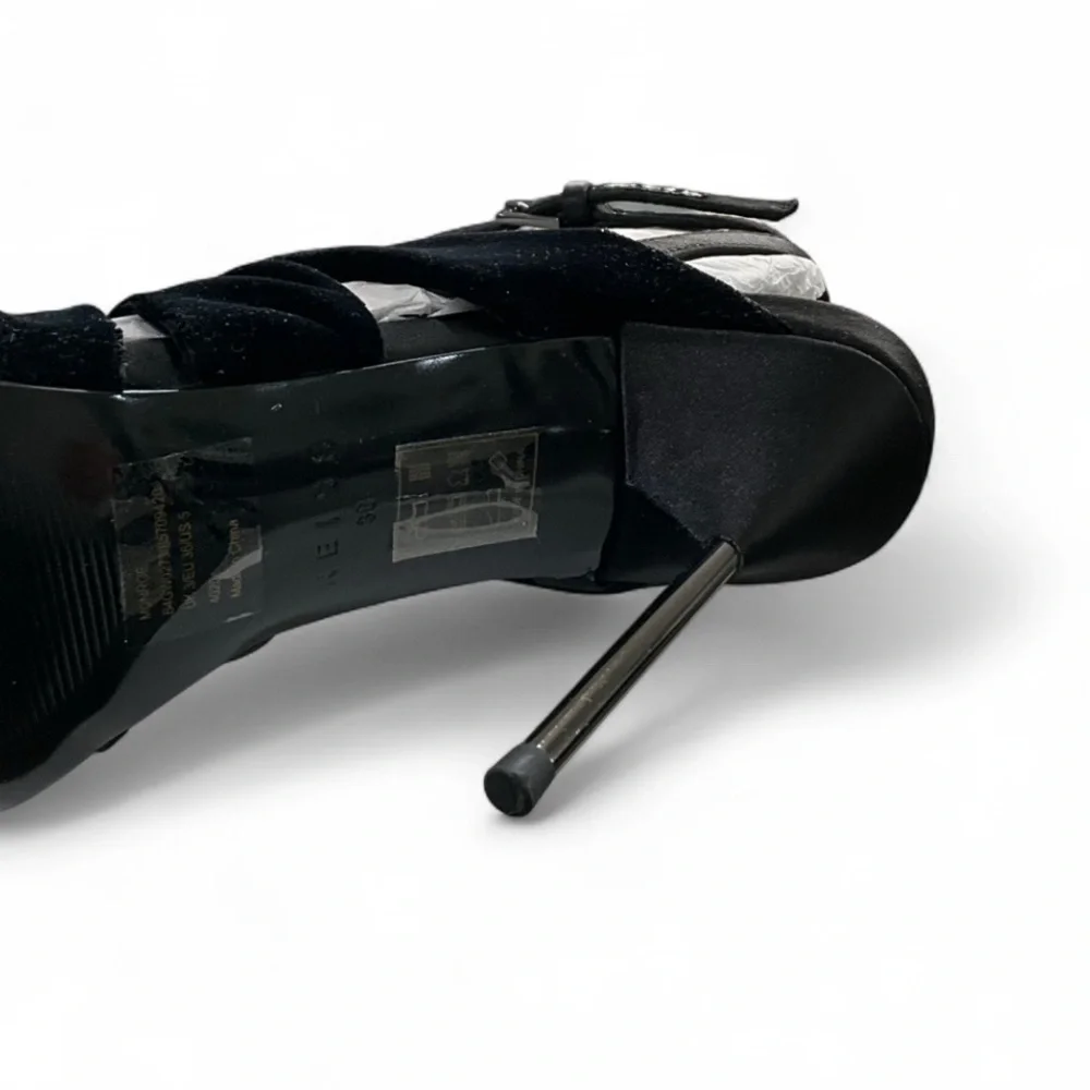 NIB REISS | SZ US 6 | Monroe Black Velvet Sandal Stiletto Pump Shoe $325 - Picture 9 of 10